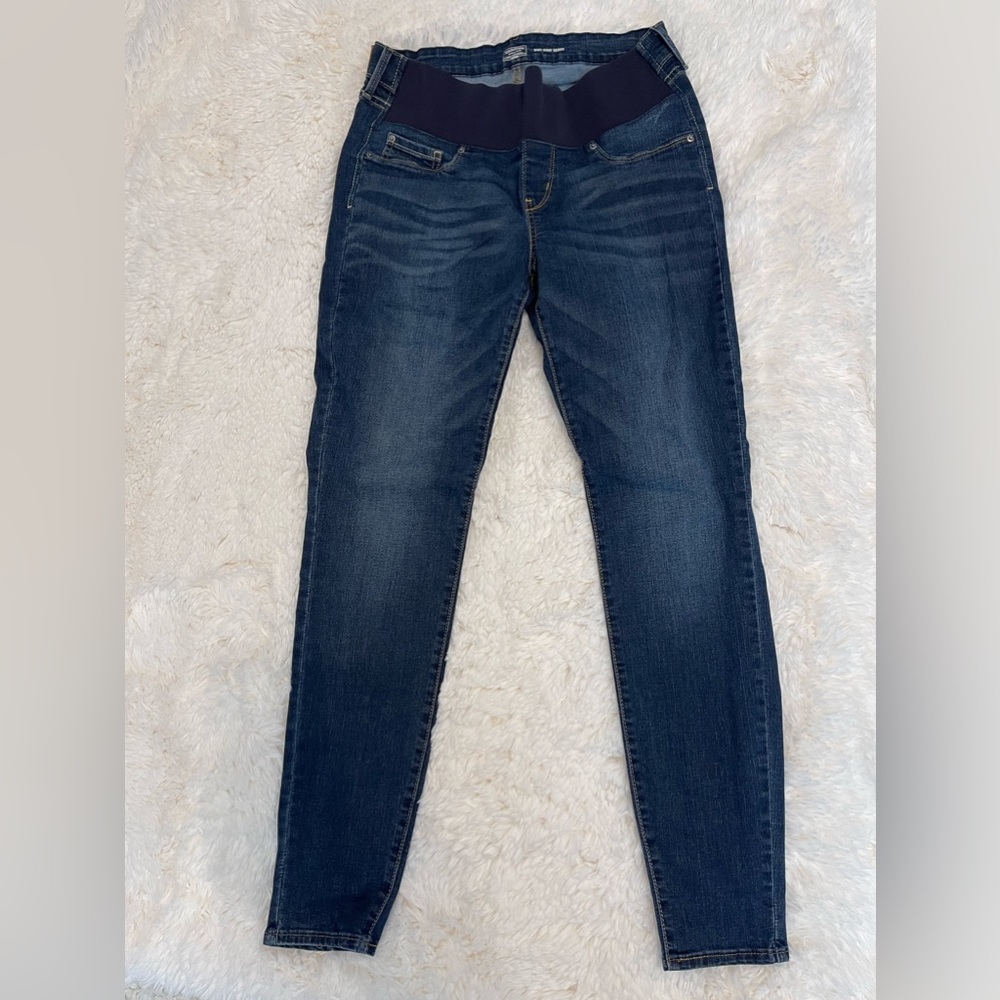 Levi’s Maternity Jeans- Medium
